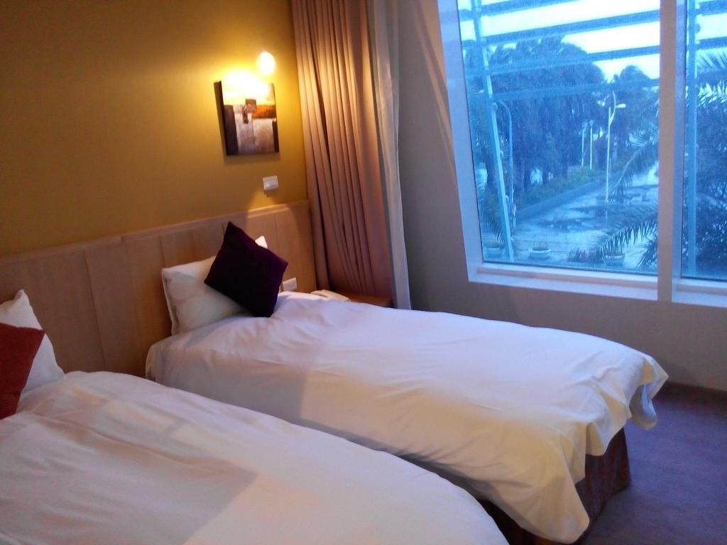In Young Hotel Kaohsiung Luaran gambar