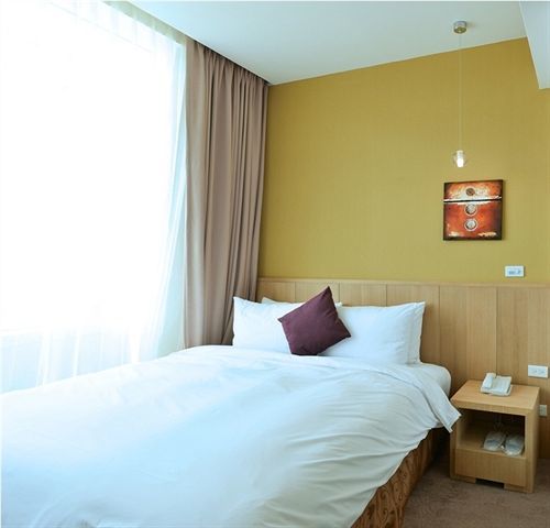 In Young Hotel Kaohsiung Luaran gambar