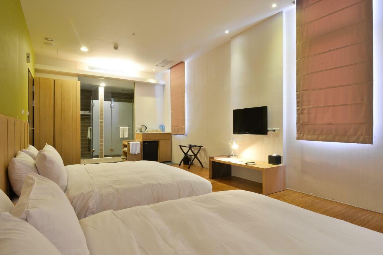 In Young Hotel Kaohsiung Luaran gambar