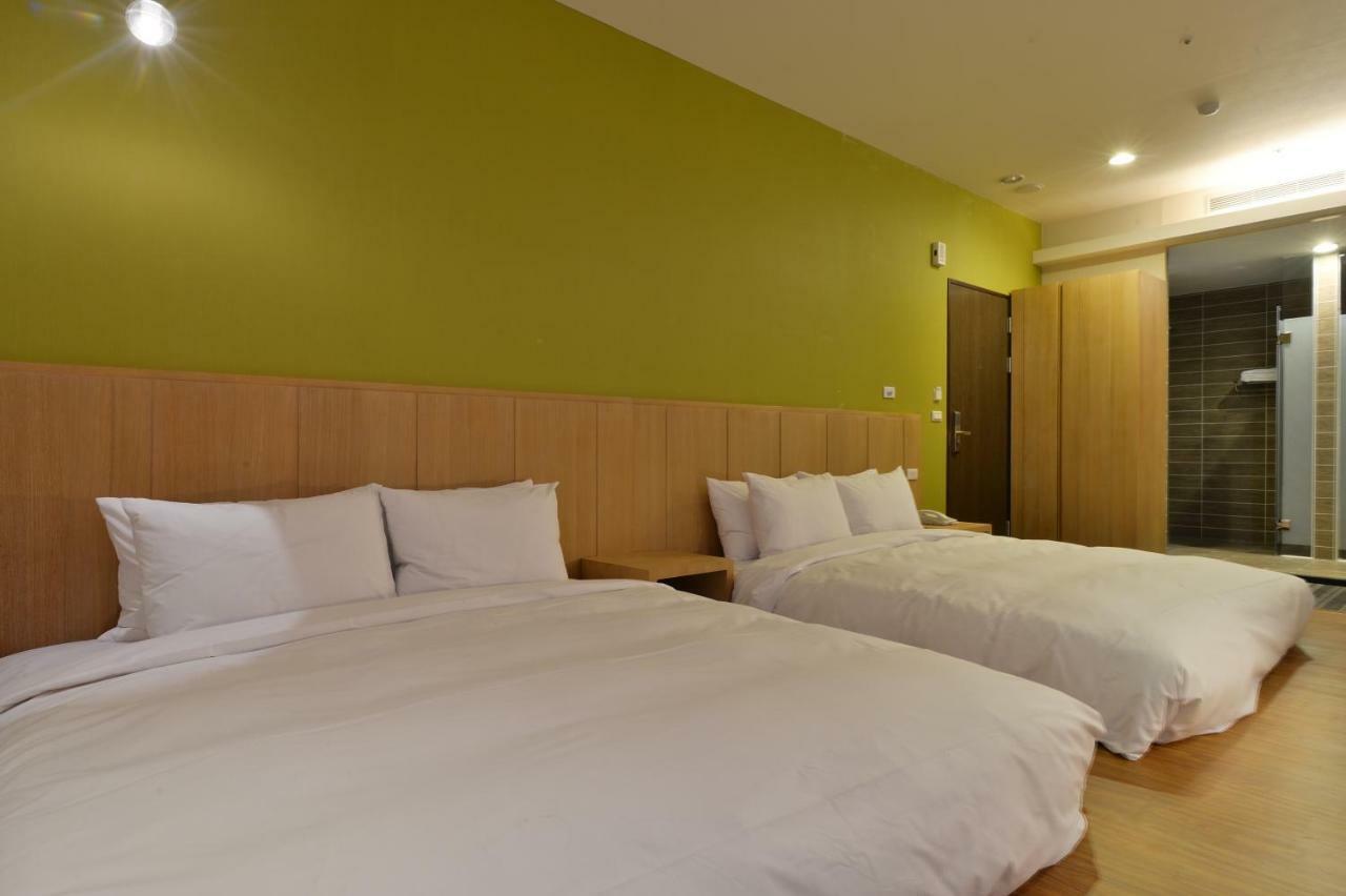 In Young Hotel Kaohsiung Luaran gambar