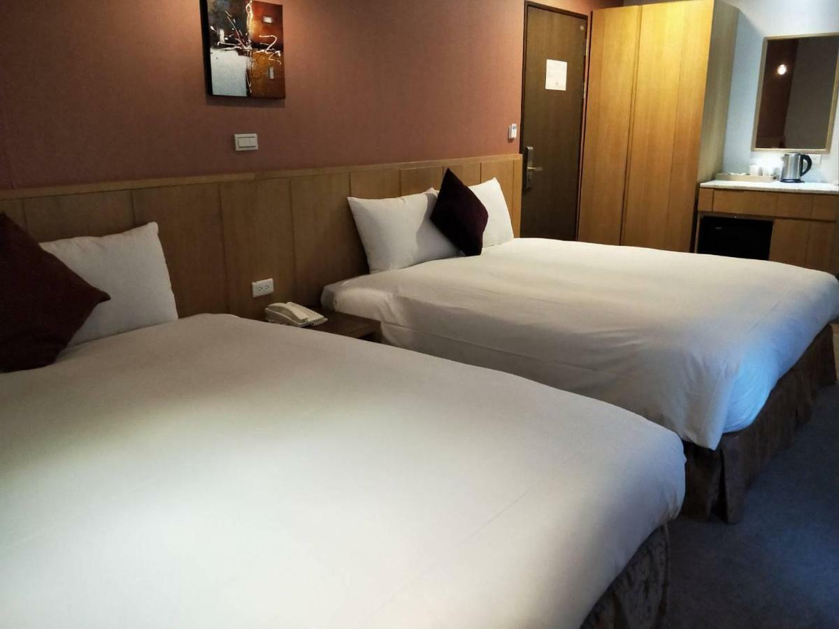 In Young Hotel Kaohsiung Luaran gambar