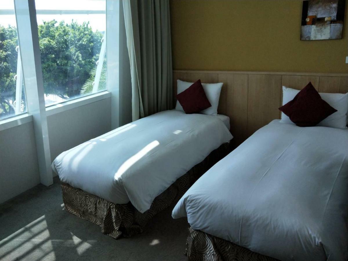 In Young Hotel Kaohsiung Luaran gambar